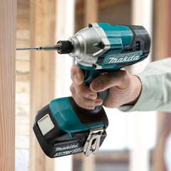 PARAFUSADEIRA DE IMPACTO A BATERIA 18V C/B C/C DTD156Z MAKITA